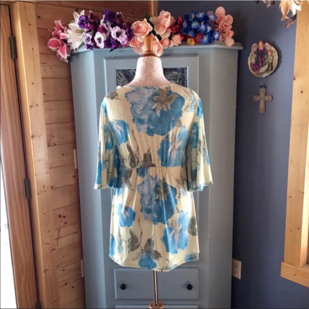 Beautiful Blouse Brand NEW!! - Picture 4 of 5